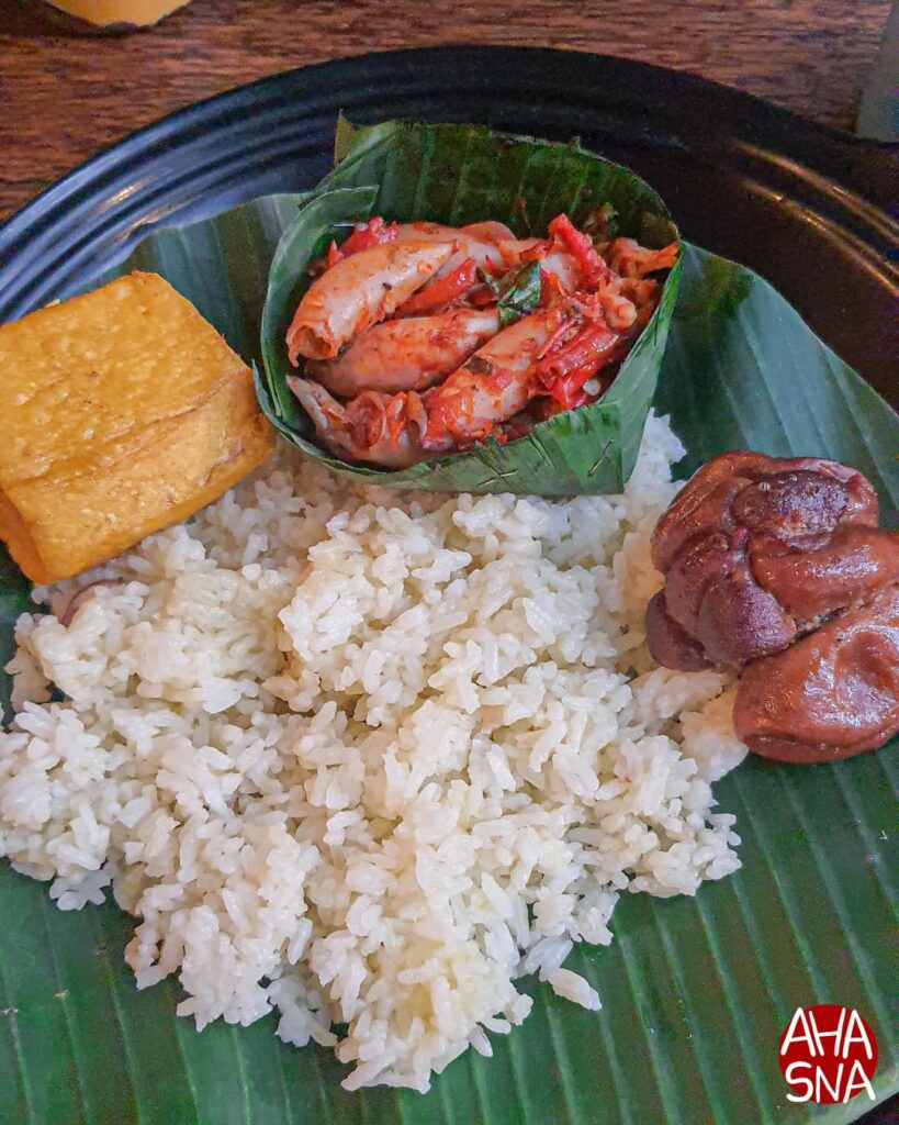 Review Pesona Kampung Sunda, Mahal tapi worth it? 7 Makanan Pesona Kampung Sunda - Ahasna