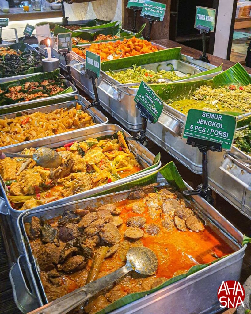 Review Pesona Kampung Sunda, Mahal tapi worth it? 5 Menu Tumisan Pesona Kampung Sunda - Ahasna